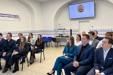 Олег Димов пожелал новой команде Молодежного парламента успешного старта